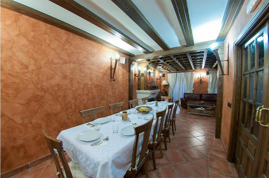 Hostal Rural Los Telares Pastrana Exterior foto